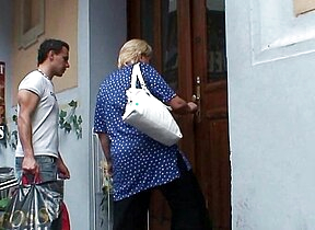 Guy picks up blonde granny and doggyfucks her